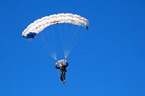 开云电竞在线-俱乐部运营向国际看齐管理理念现代化，俱乐部运营方式