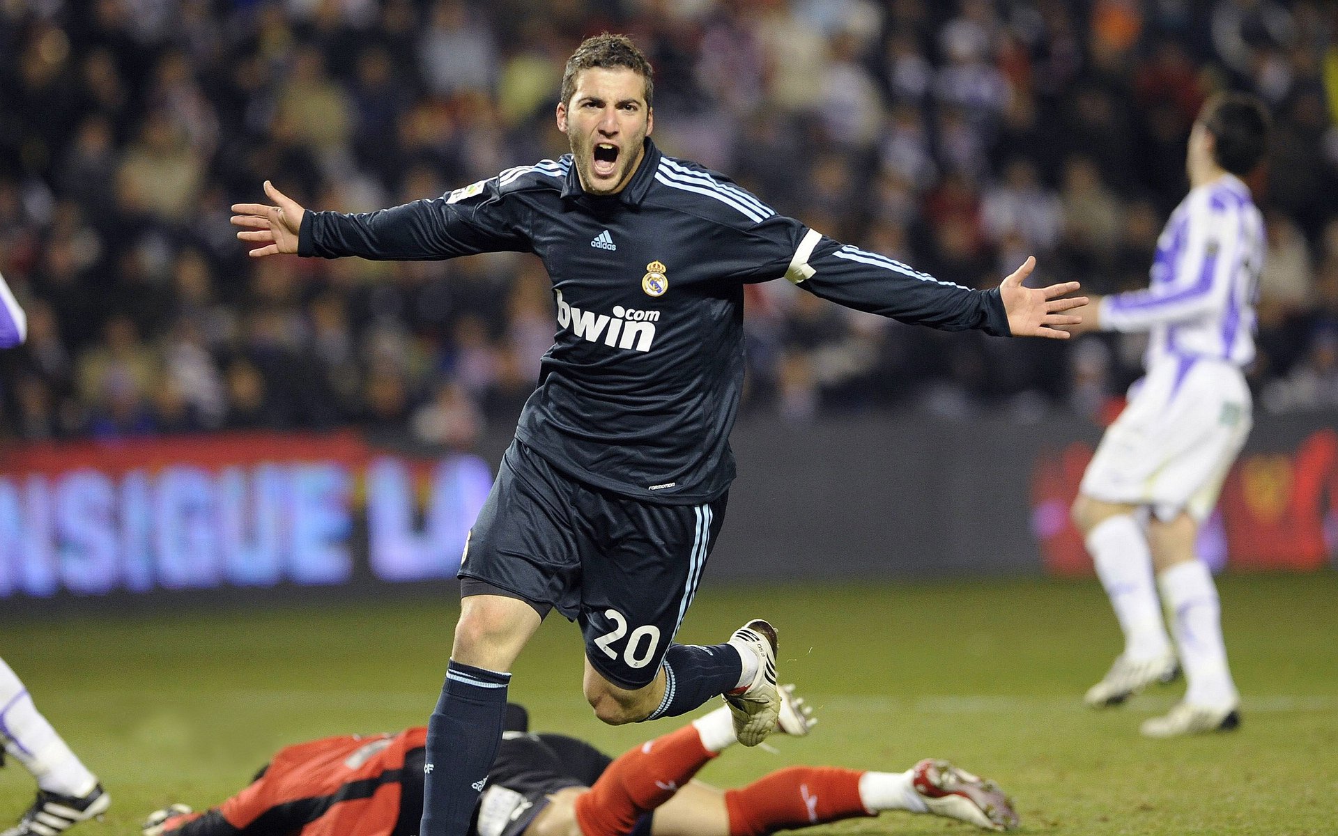 开云APP-五大联赛豪门对弱旅的心态与战术应对分析,五大联赛豪门球队有哪些 第2张 开云APP-五大联赛豪门对弱旅的心态与战术应对分析,五大联赛豪门球队有哪些 第2张